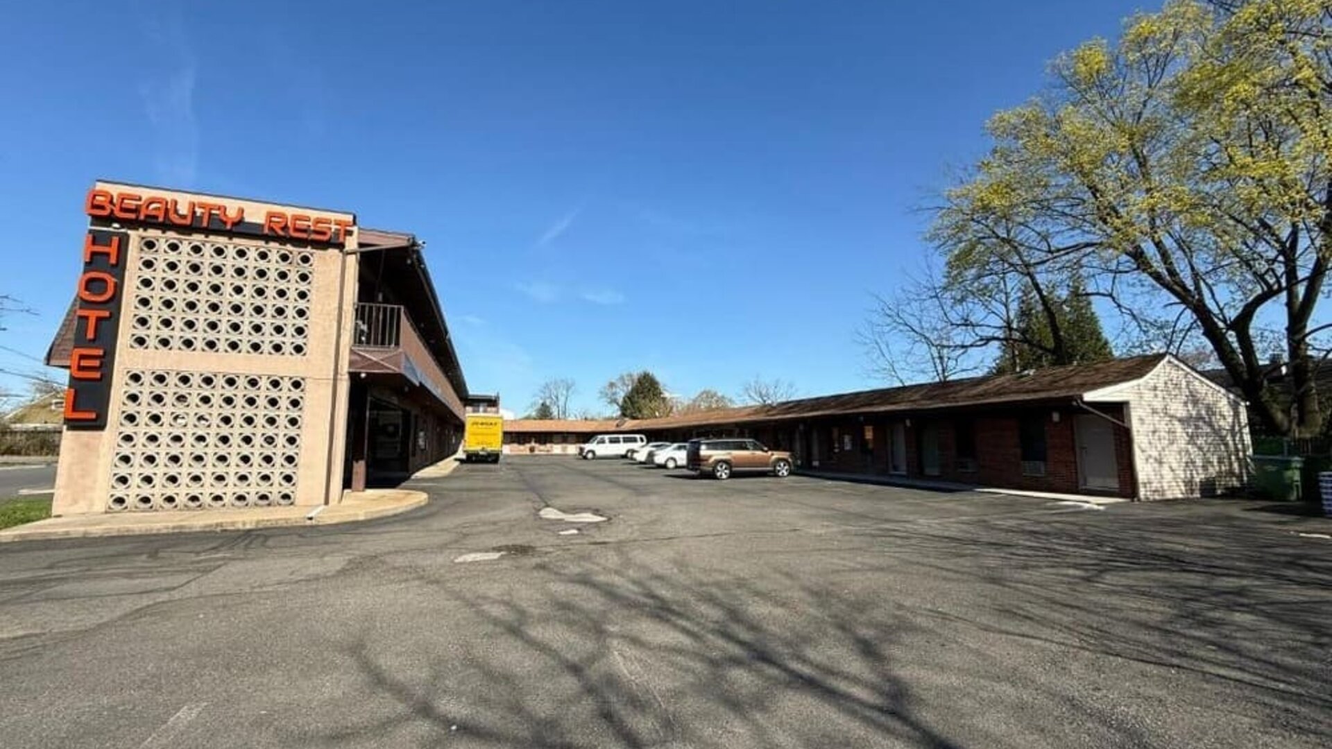 Parking available at Beauty Rest Hotel, Edison.