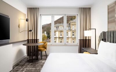 Day use room with TV at Hilton Heidelberg.