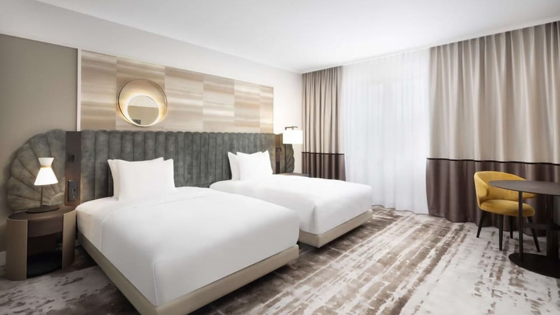 Day use room with TV at Hilton Heidelberg.