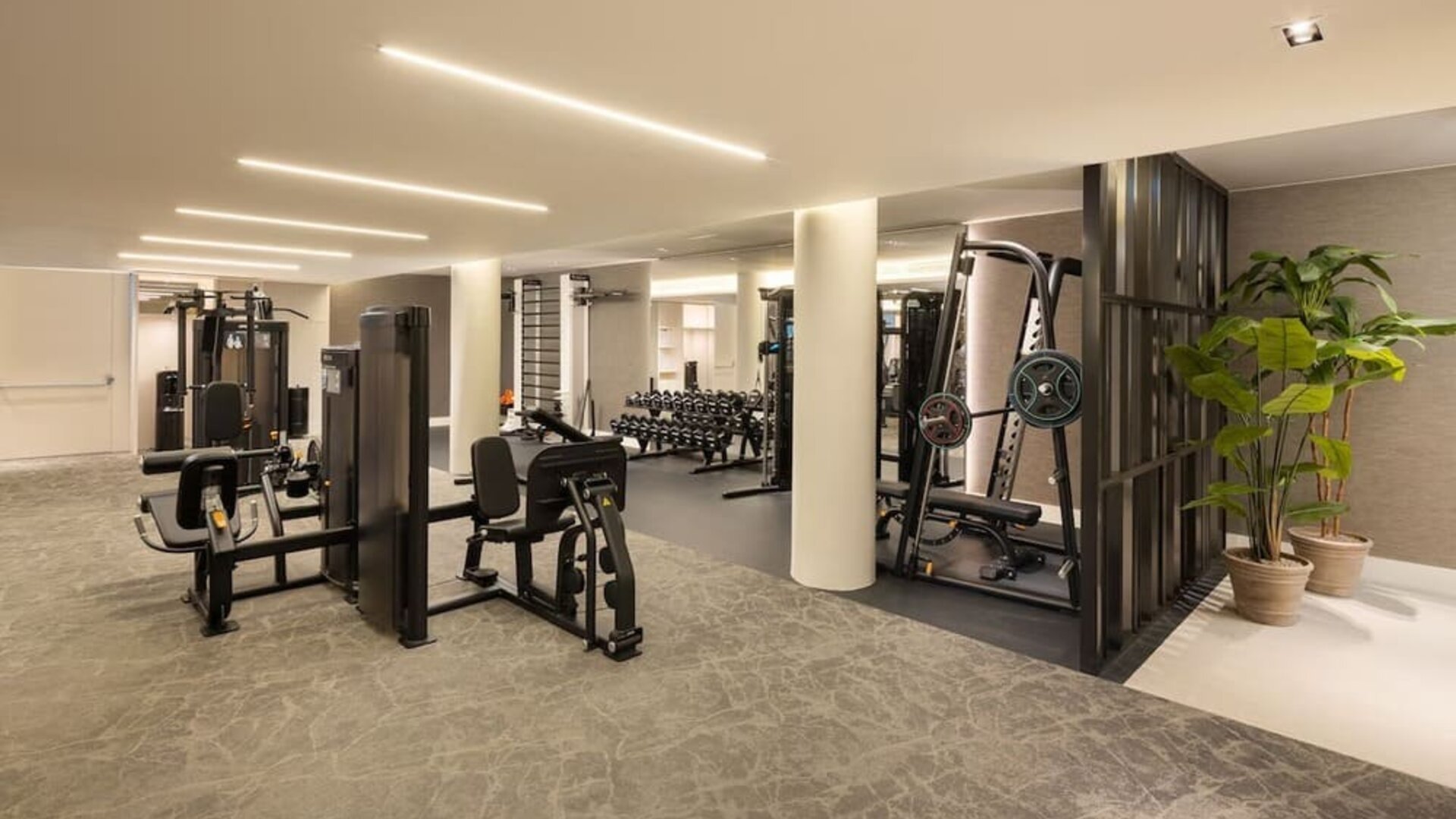 Fitness center at Hilton Heidelberg.