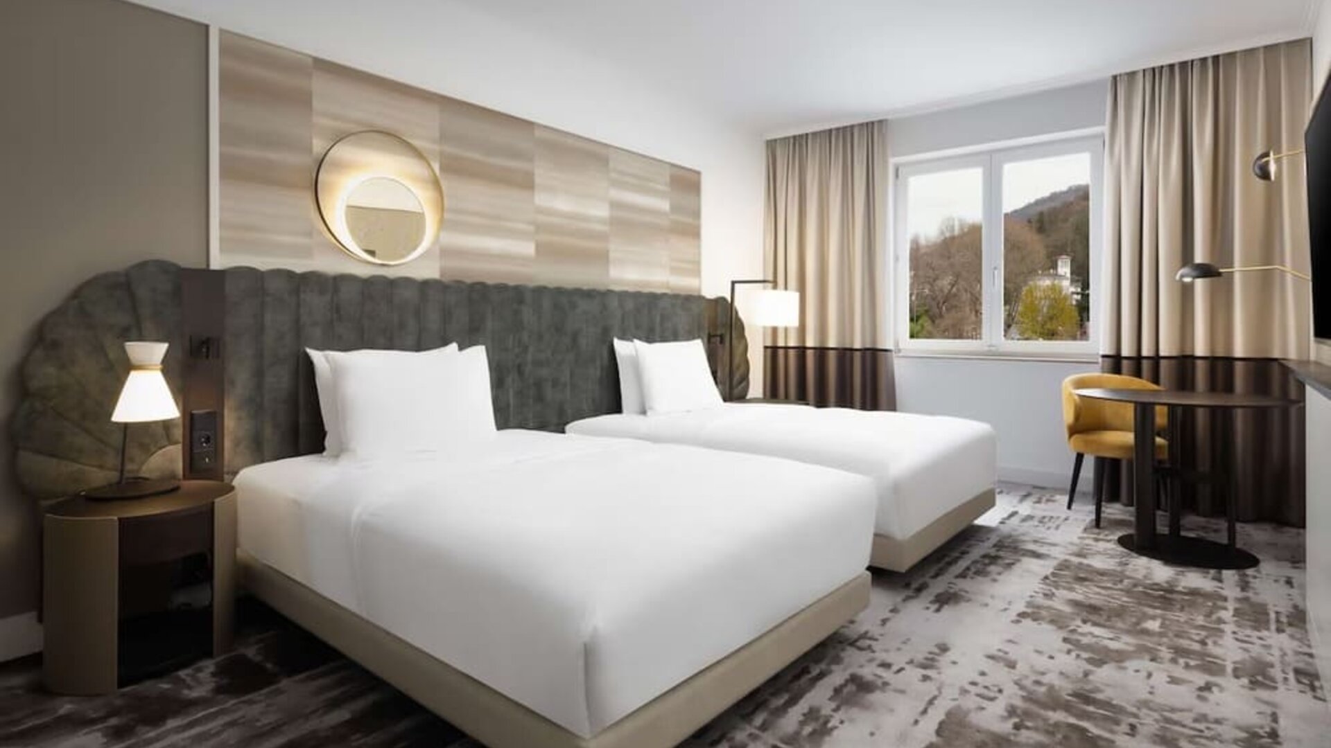 Day use room with TV at Hilton Heidelberg.