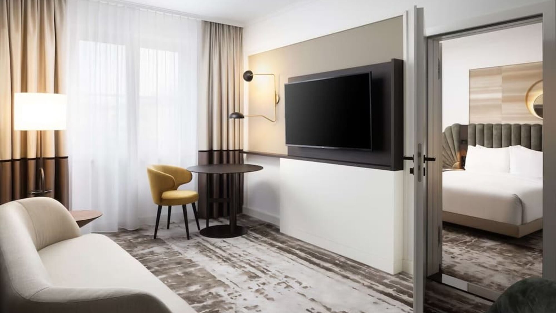 Day use room with TV at Hilton Heidelberg.