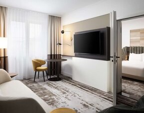 Day use room with TV at Hilton Heidelberg.