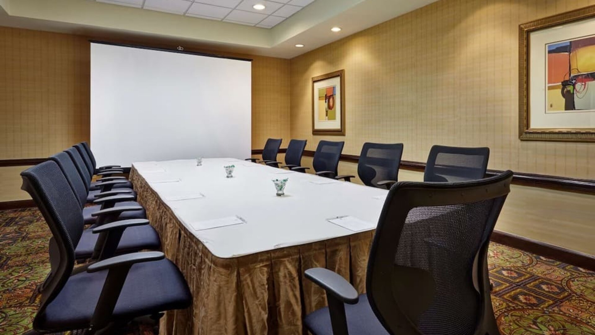 Meeting room at Embassy Suites By Hilton Parsippany.