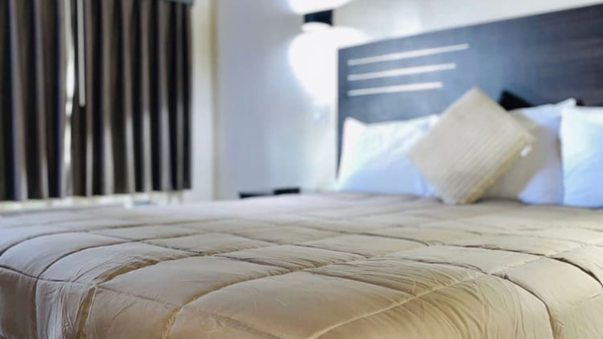 Day use room at Del Aire Inn.