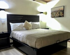 Day use room at Del Aire Inn.