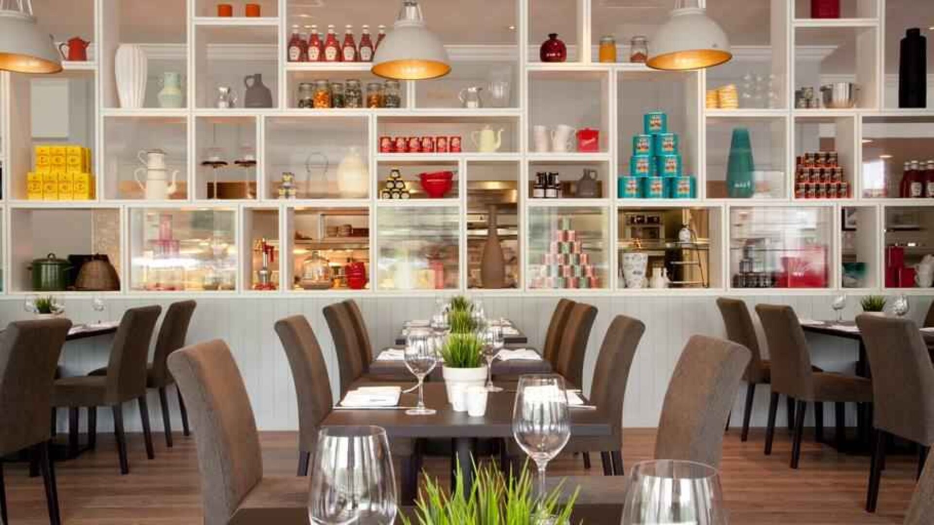 Lounge and dining at DoubleTree By Hilton Coventry.