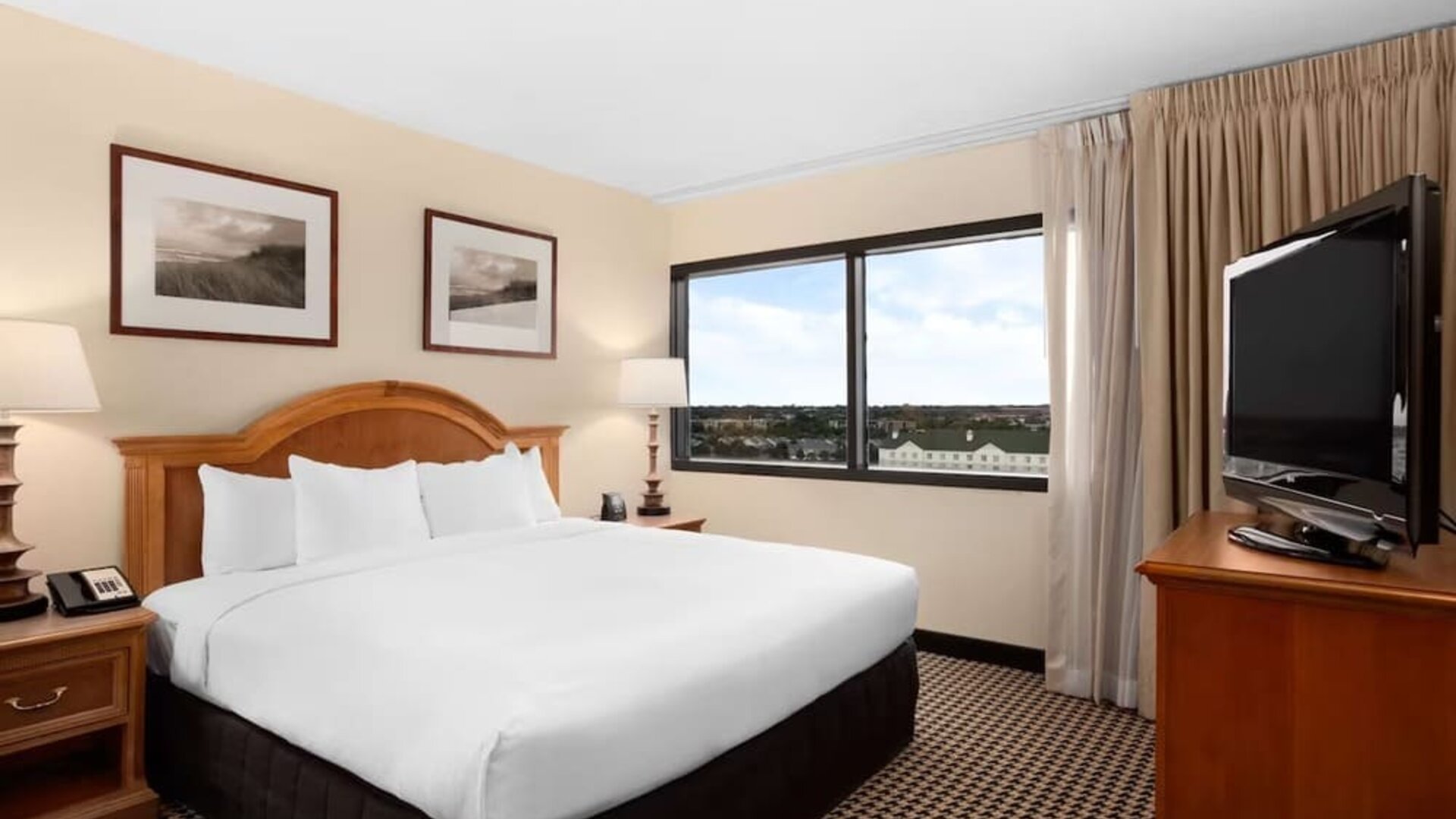 Day use room at Hilton Chicago/Oak Brook Suites.