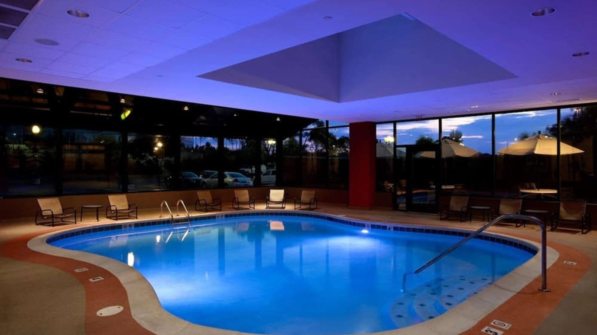 Indoor pool at Hilton Chicago/Oak Brook Suites.