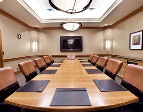 meeting room at Hilton Chicago/Oak Brook Suites.