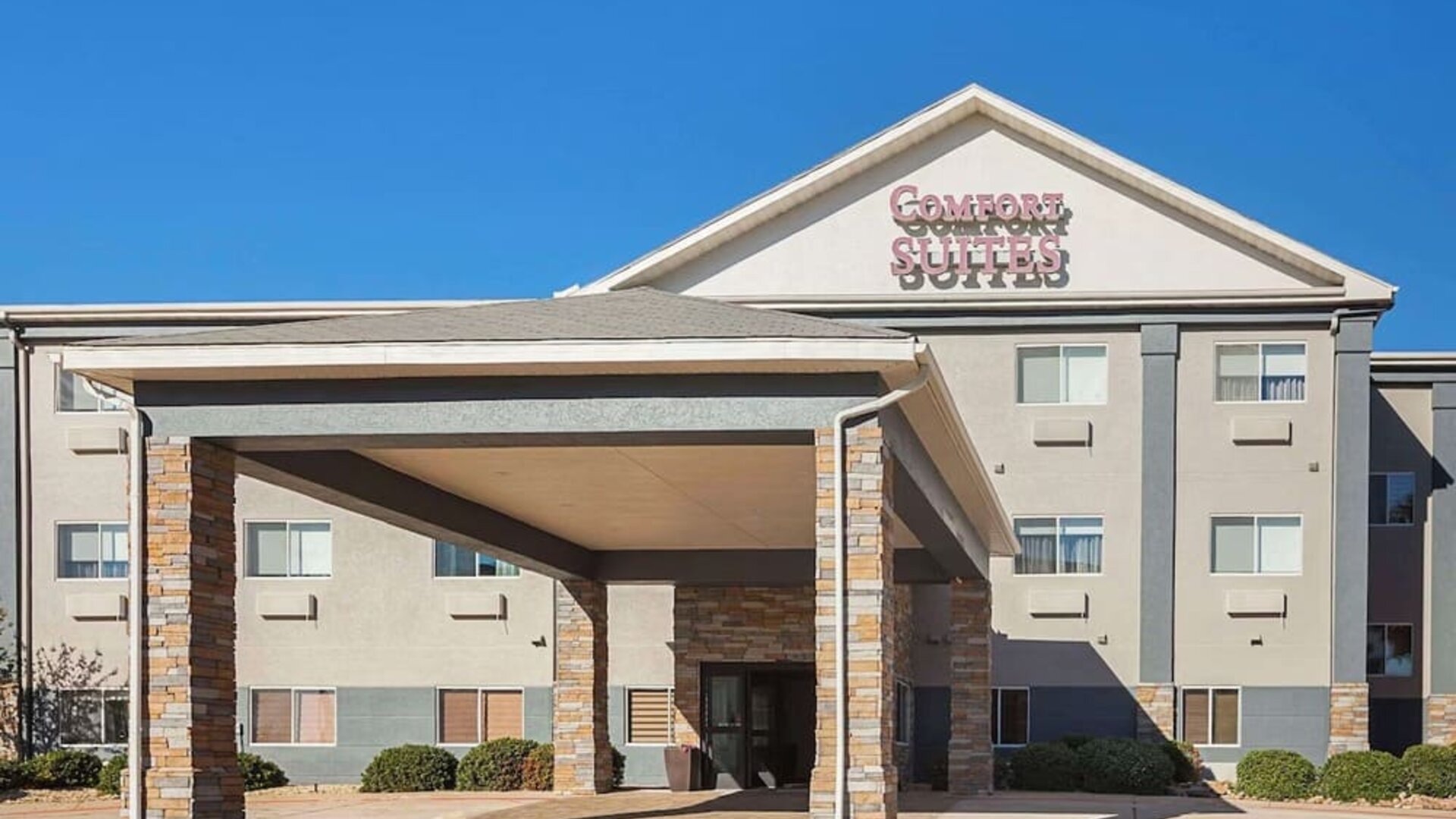 Hotel exterior at Comfort Suites Lewisville.