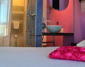 Hotel In - Lounge room