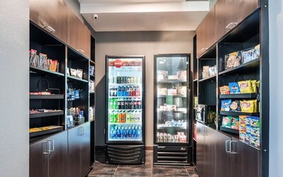 Snack bar at Holiday Inn Hotel & Suites Silicon Valley - Milpitas.