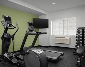 Fitness center at Spark By Hilton Tucson Airport.