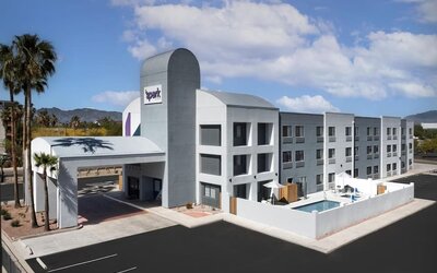 Hotel exterior at Spark By Hilton Tucson Airport.