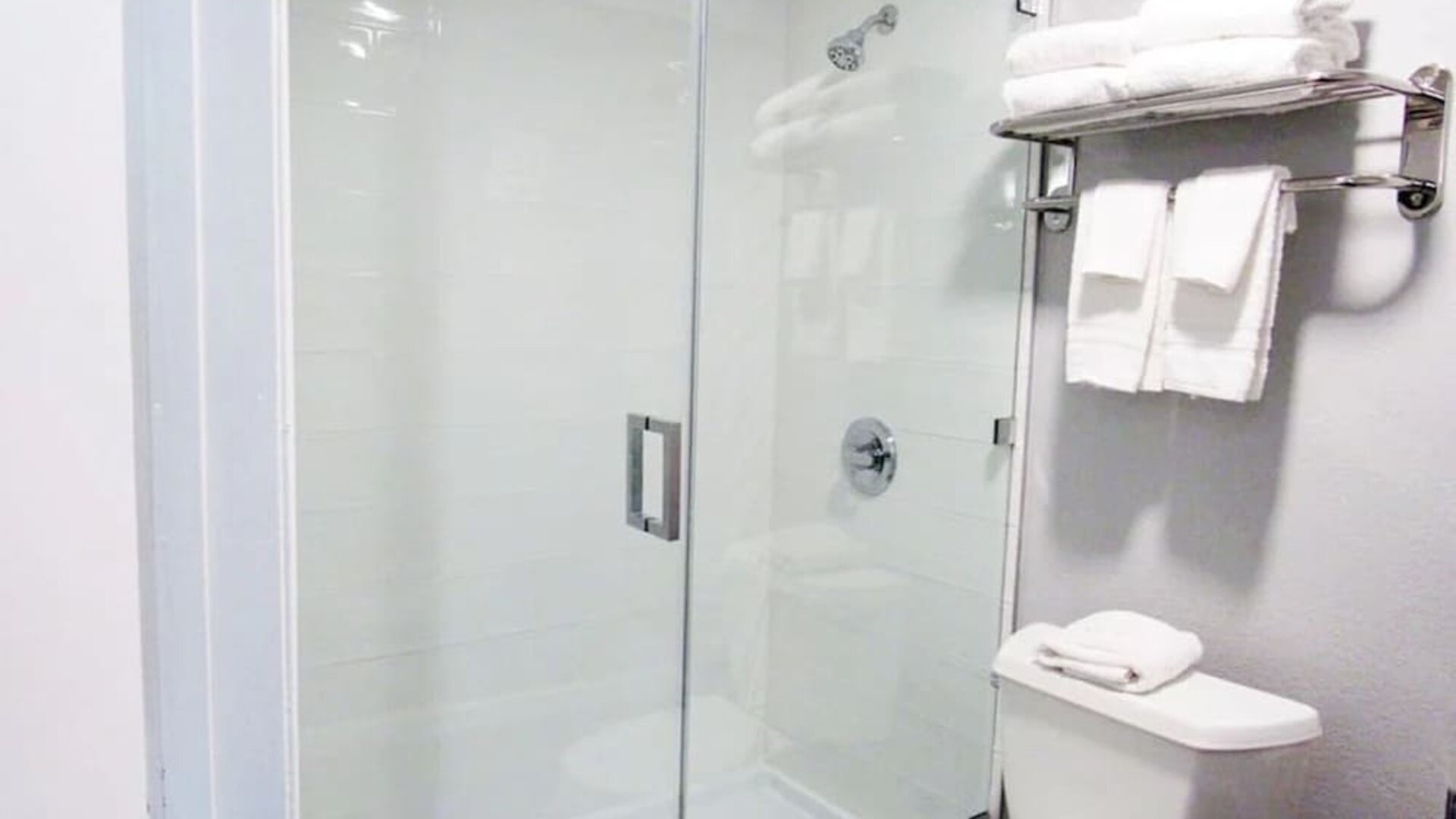 Day use room at Capri Suites Anaheim.