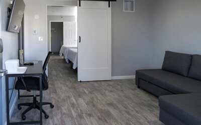 Day use room at Capri Suites Anaheim.