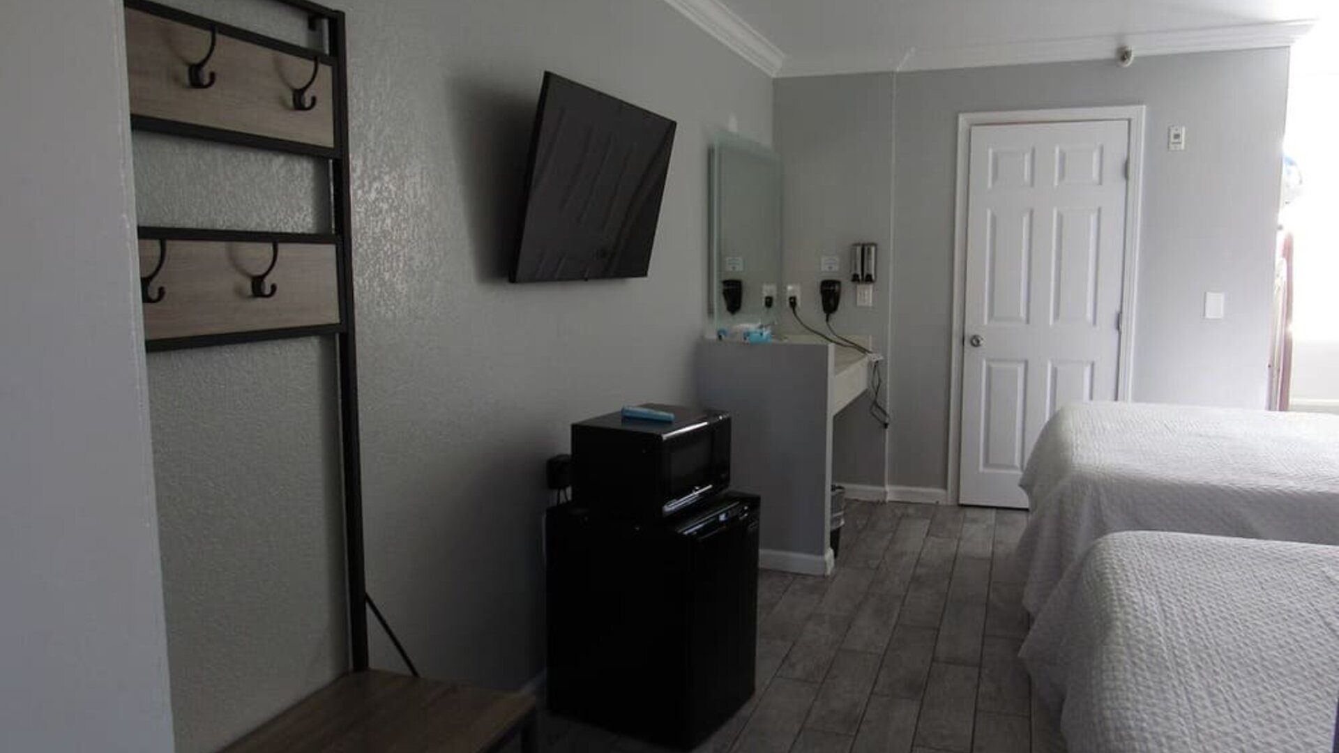 Day use room at Capri Suites Anaheim.