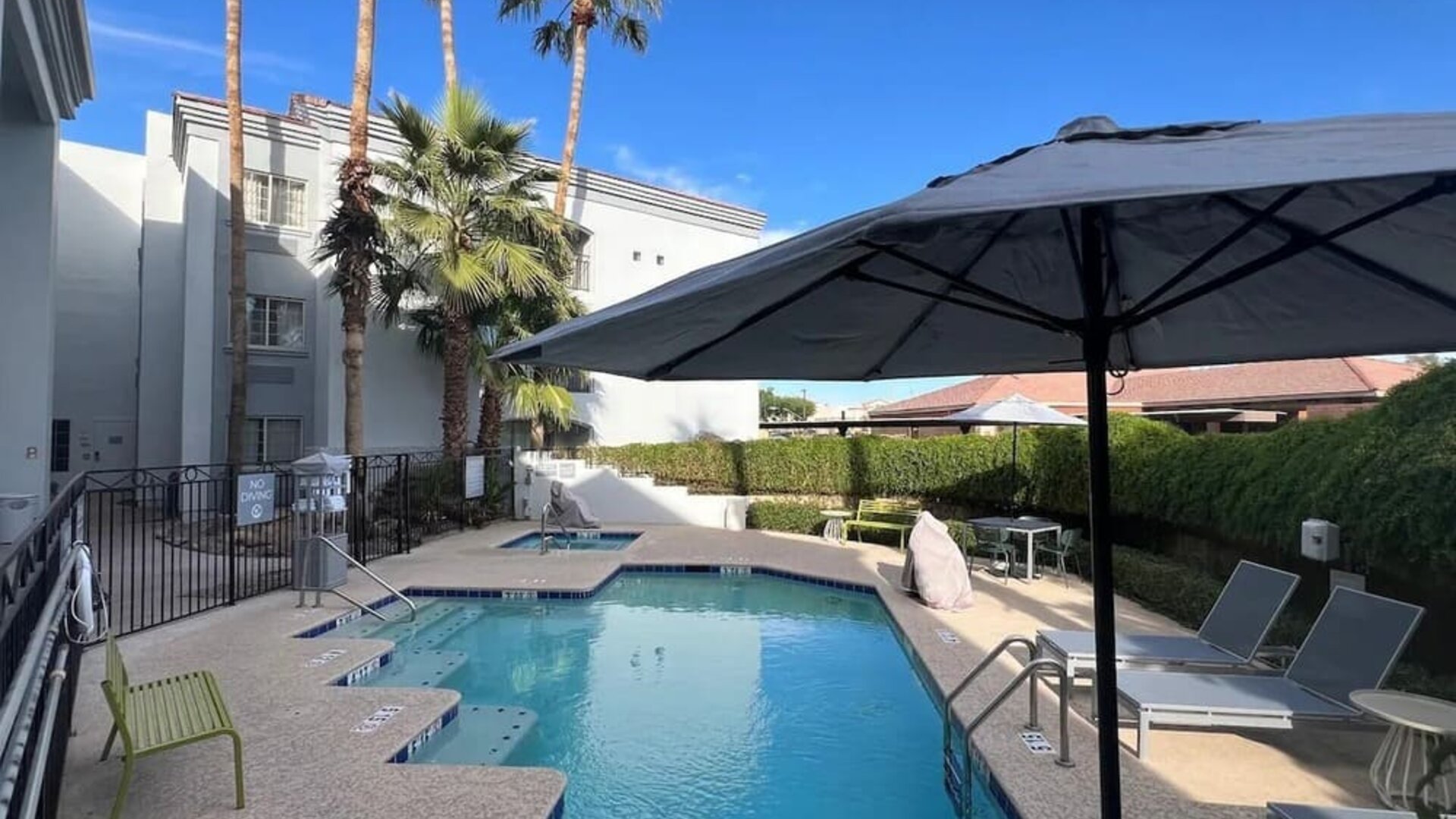Outdoor pool at Spark By Hilton Glendale Phoenix North.