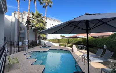Outdoor pool at Spark By Hilton Glendale Phoenix North.
