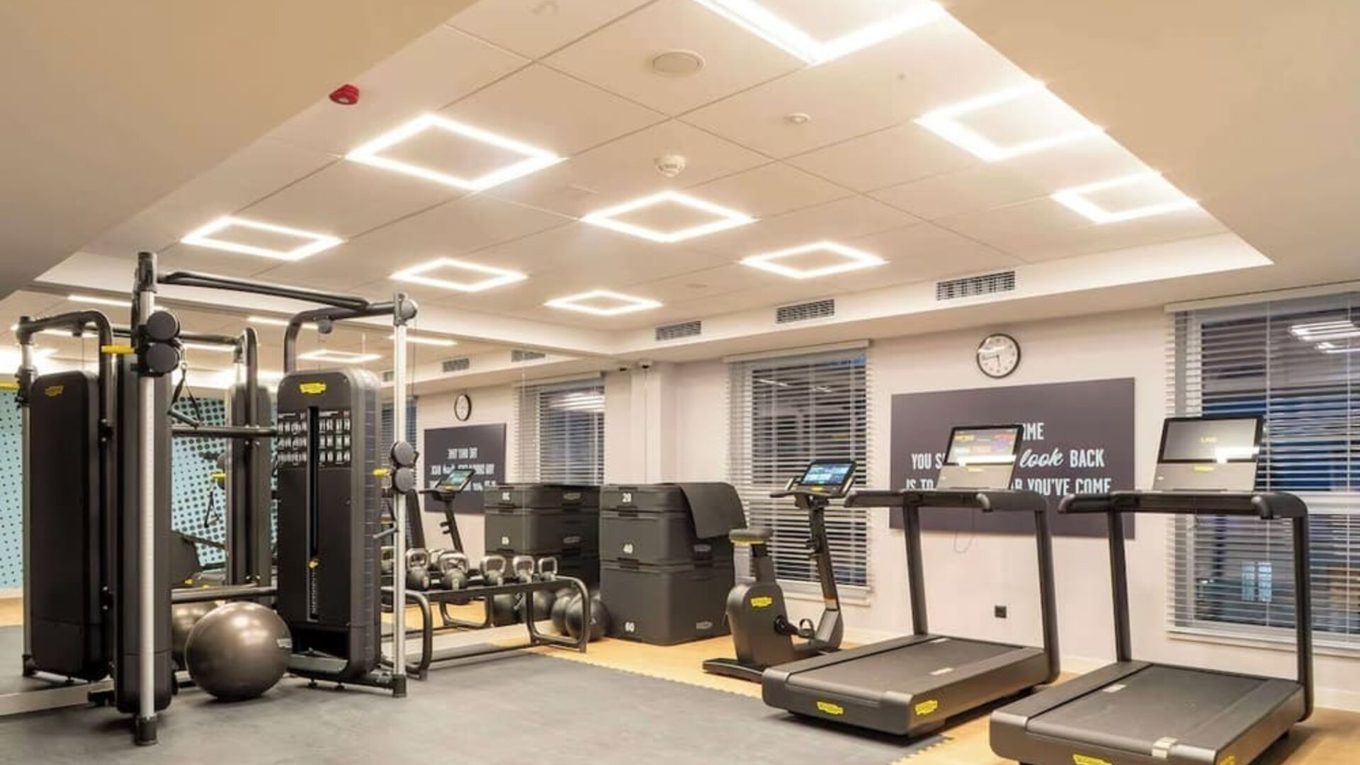 Gym at Hampton By Hilton Bialystok.
