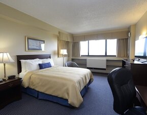 Day use room with TV at Maritime Conference Center.