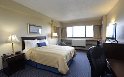 Day use room with TV at Maritime Conference Center.