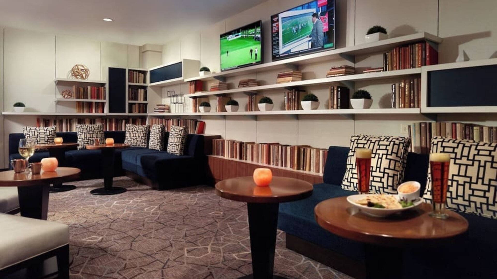 Coworking space at Atlanta Marriott Northwest At Galleria.