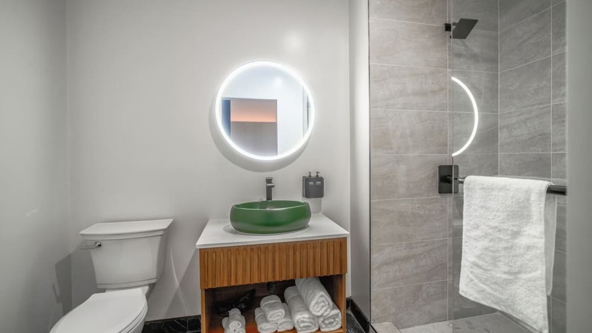 Guest bathroom at LYFE INN & SUITES By AGA.