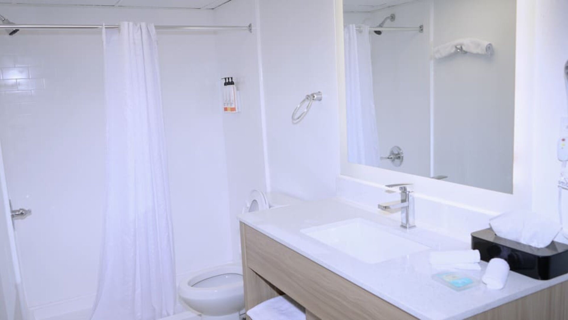 Guest bathroom at Waterfront Inn PHL Airport.