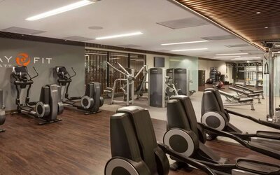 Fully equipped fitness center at Hyatt Regency San Francisco.