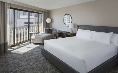 Day use room with natural light at Hyatt Regency San Francisco.