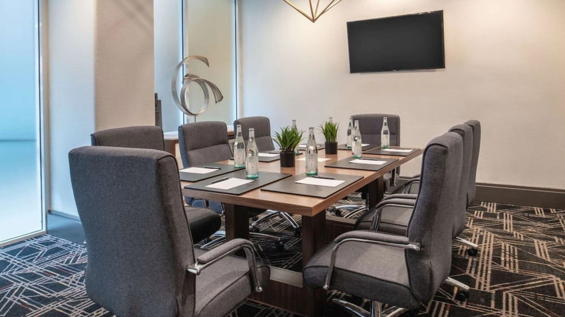 Meeting room at Embassy Suites by Hilton San Francisco Airport.