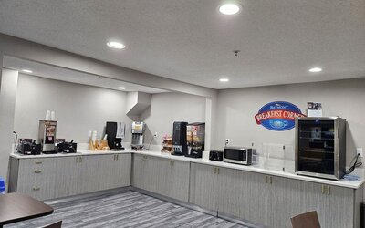 Dining room at Baymont By Wyndham Davenport.