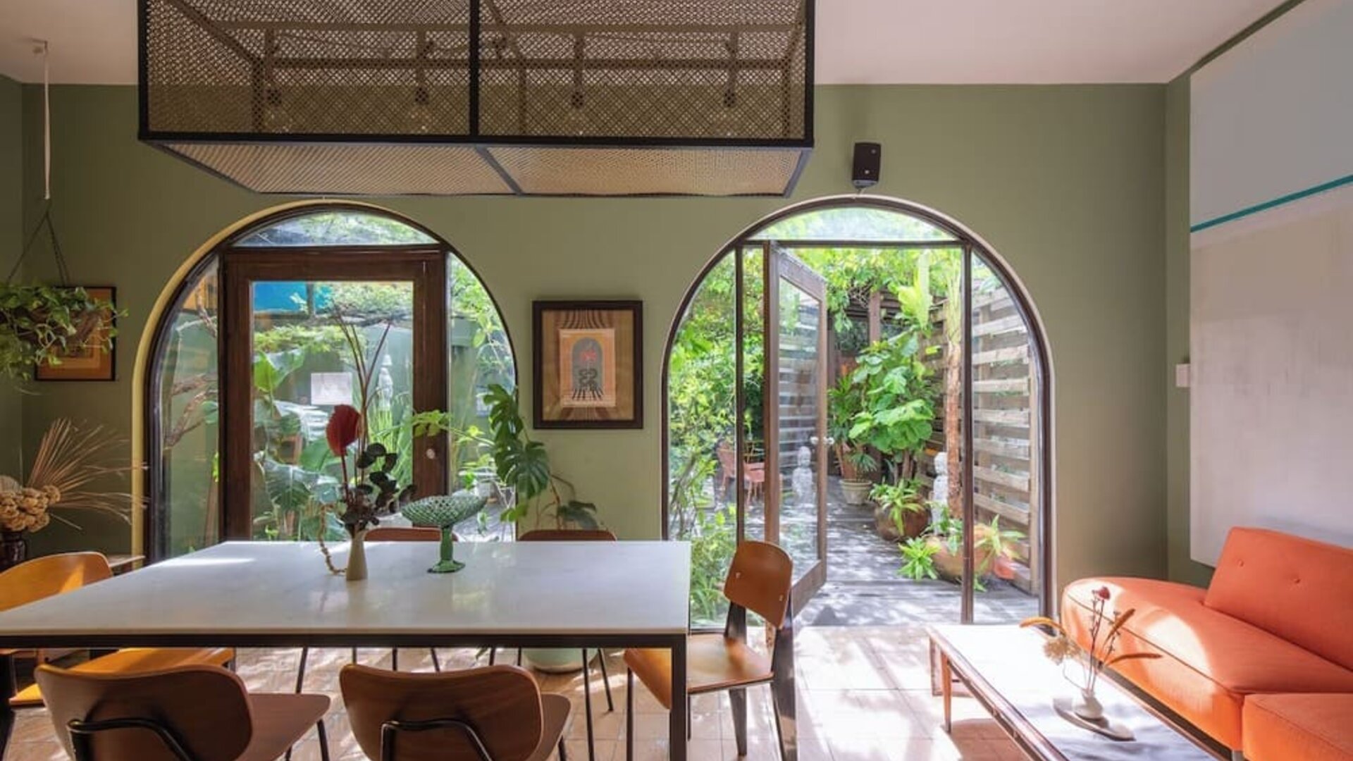 Meeting space at DREAMCATCHER By DW.