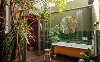 Beautiful guest bathroom at DREAMCATCHER By DW.