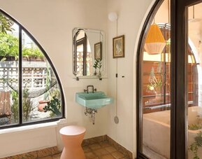 Beautiful guest bathroom at DREAMCATCHER By DW.