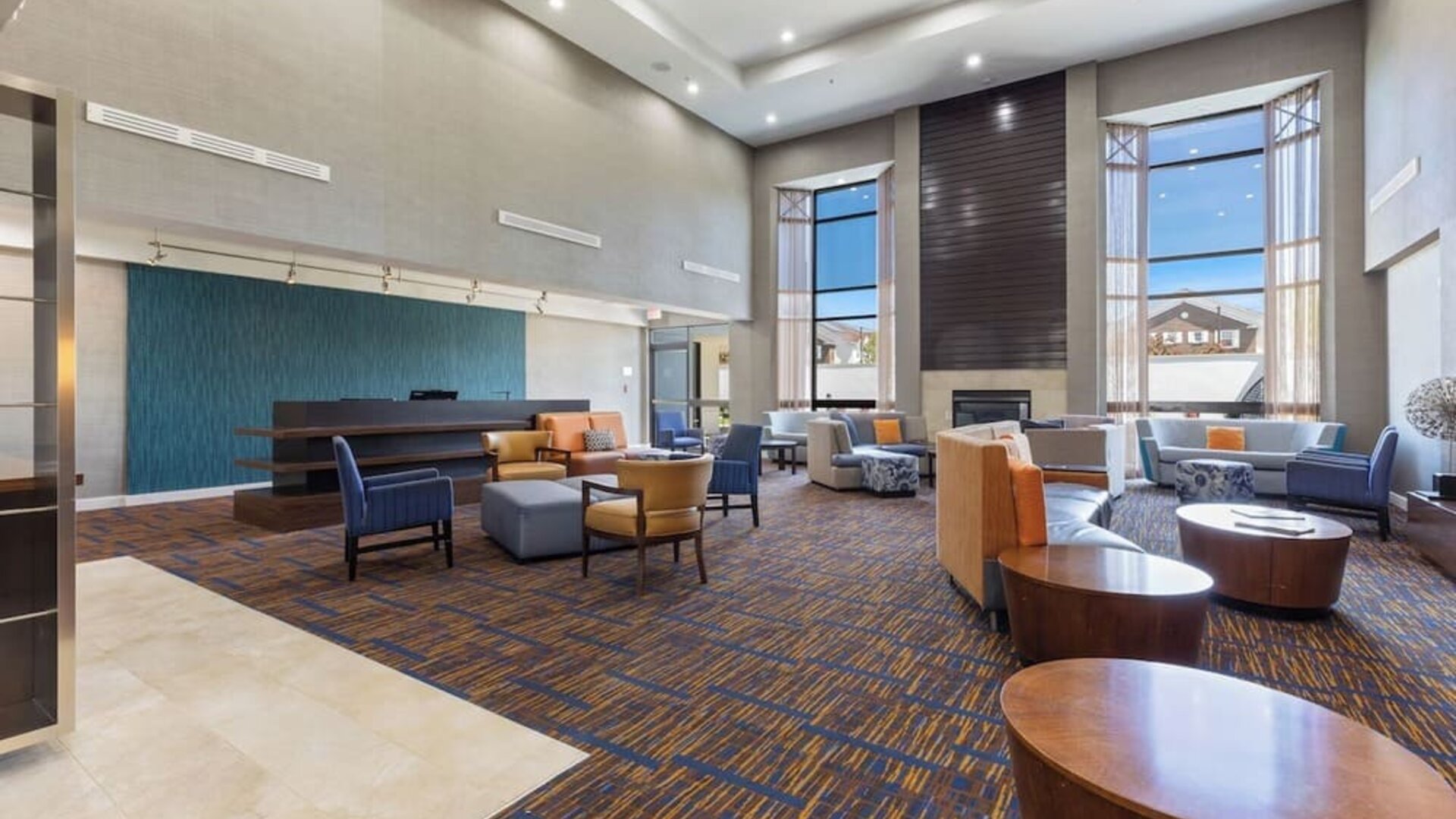 Lobby seating and coworking space at Best Western Plus Elgin - Chicago.