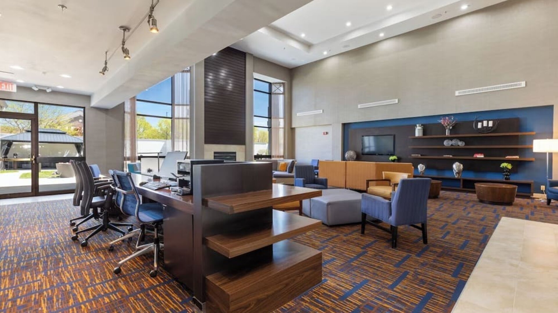 Lobby seating and coworking space at Best Western Plus Elgin - Chicago.