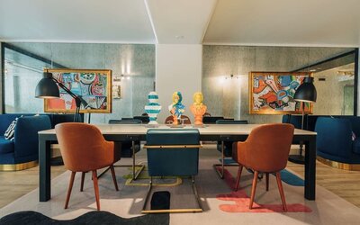 Lobby lounge with workspace, perfect for coworking at Montrose At Beverly Hills.