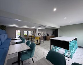 Dining room at Clarion Pointe.