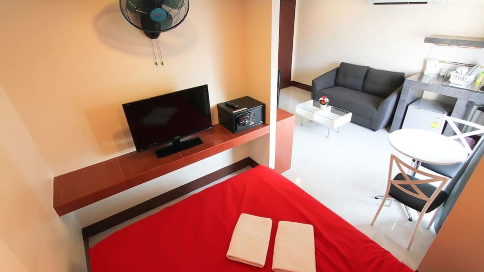 Day use room at Walking Street Guest House.