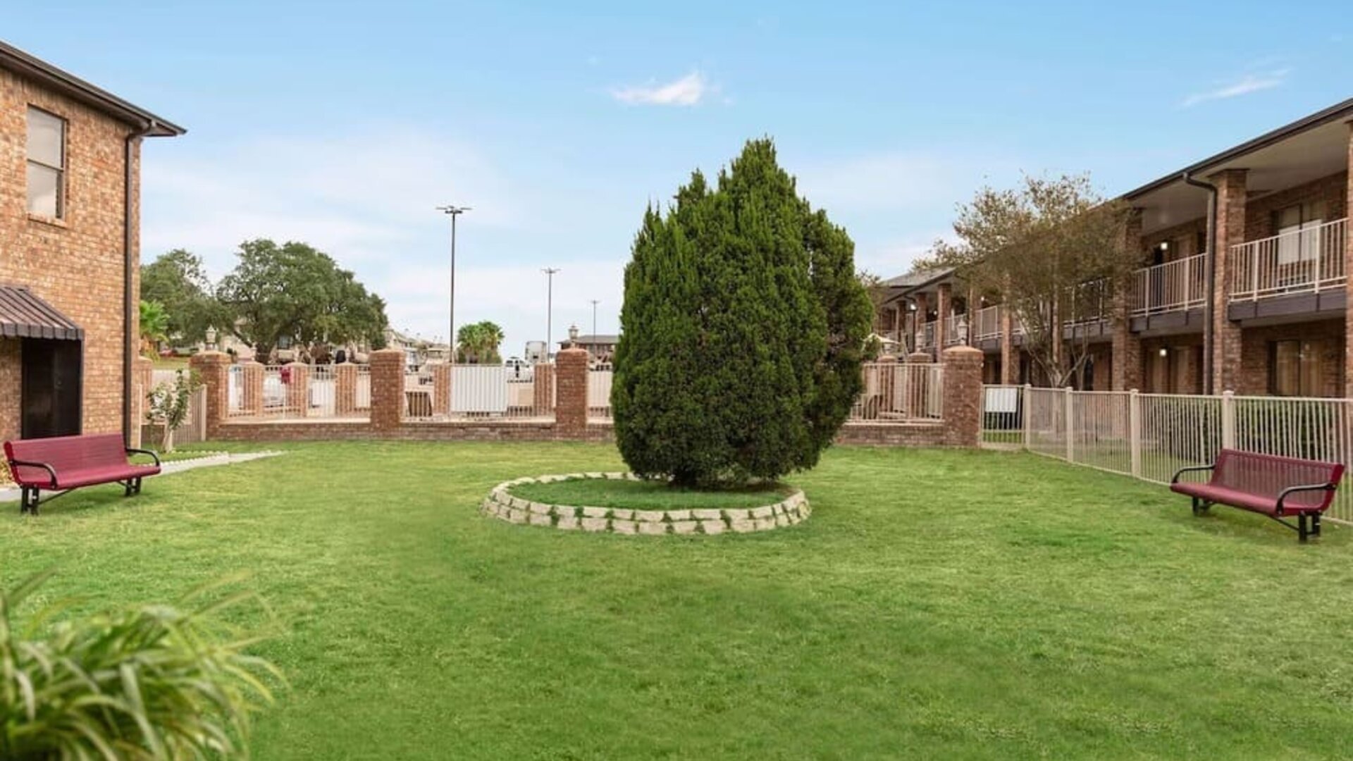 Garden at Super 8 By Wyndham Universal City.