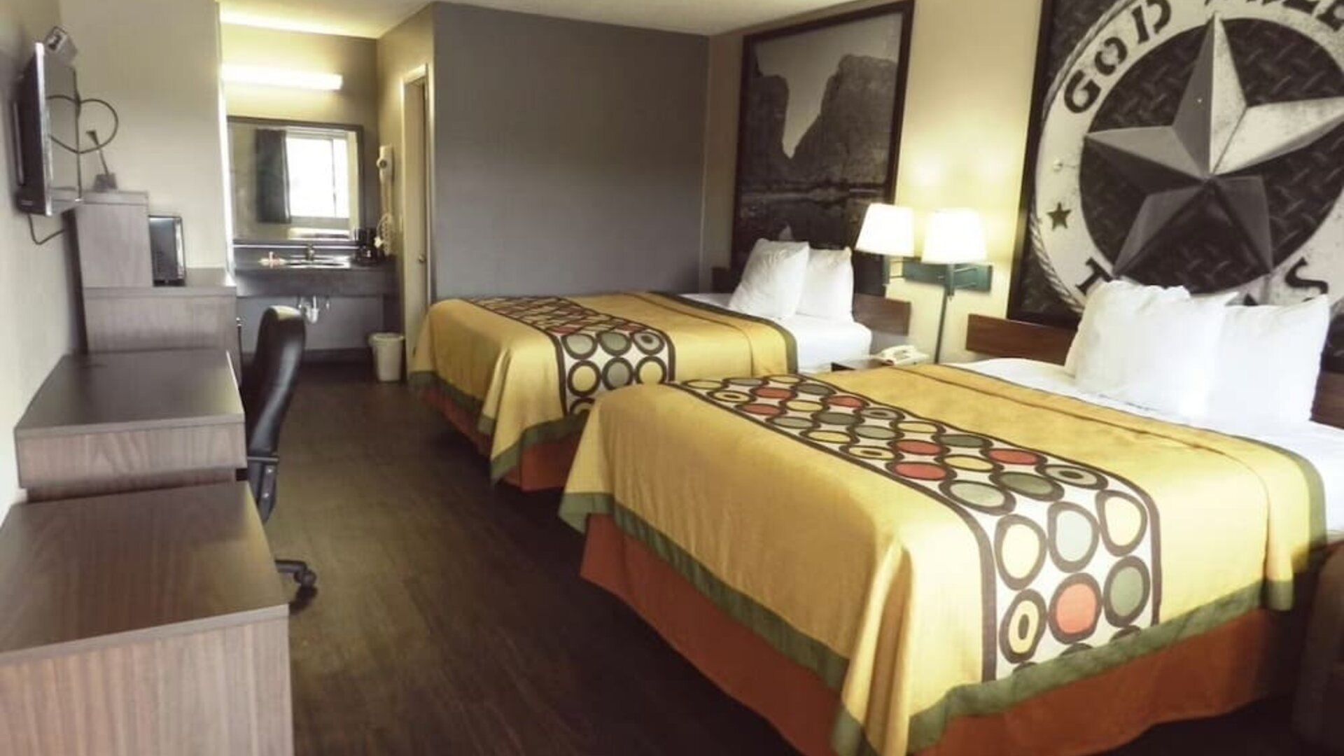 Day use room at Super 8 By Wyndham Universal City.