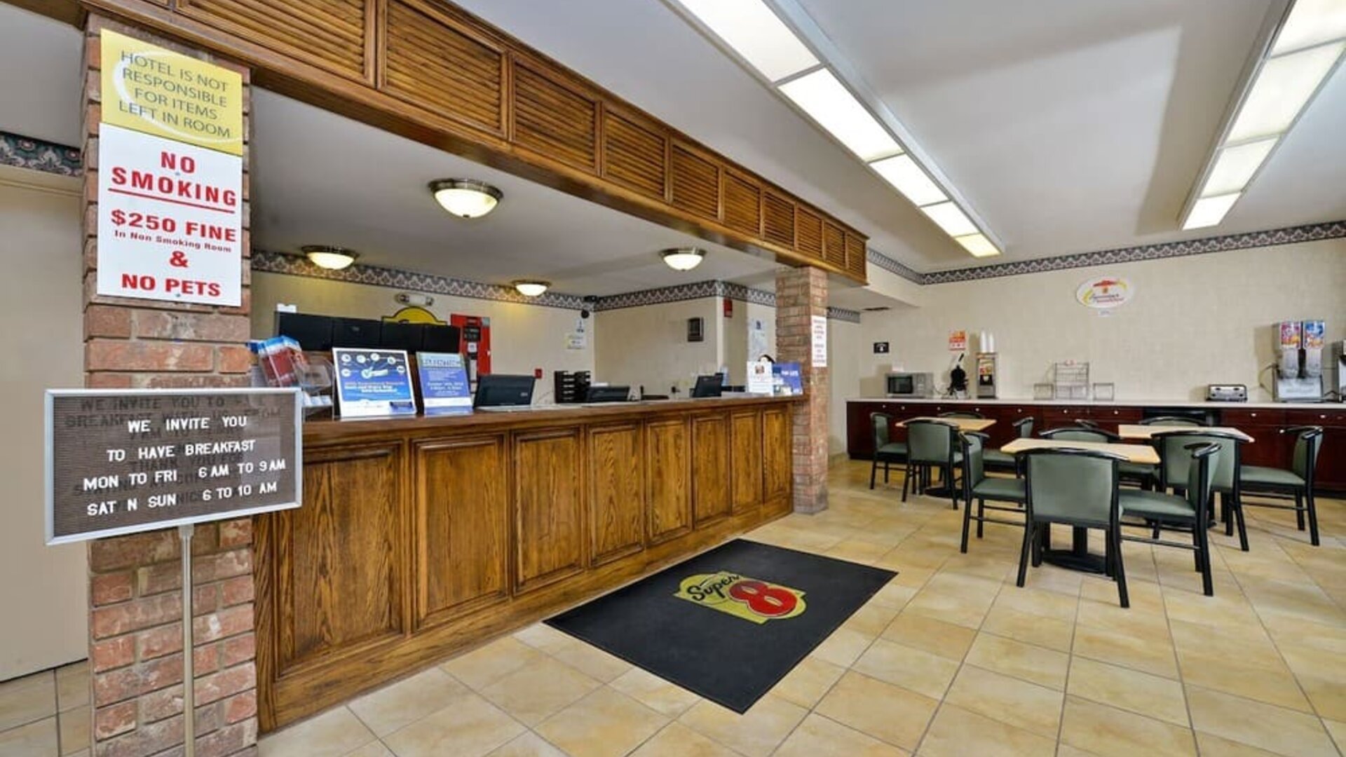 Reception desk at Super 8 By Wyndham Universal City.