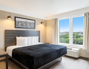 King room at LIV Hotel Bronx.