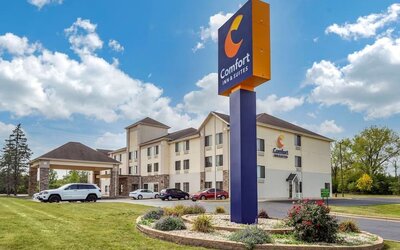 Hotel exterior at Comfort Inn & Suites North Aurora - Naperville.