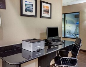 Business center at Comfort Inn & Suites North Aurora - Naperville.