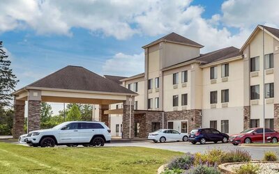 Parking available at Comfort Inn & Suites North Aurora - Naperville.