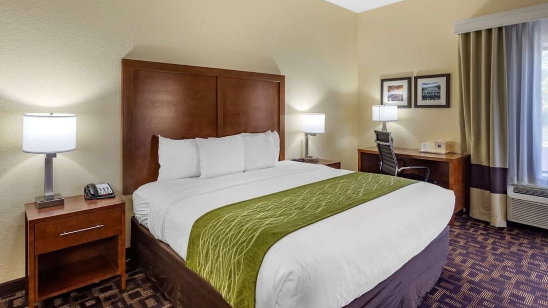 Day use room at Comfort Inn & Suites North Aurora - Naperville.